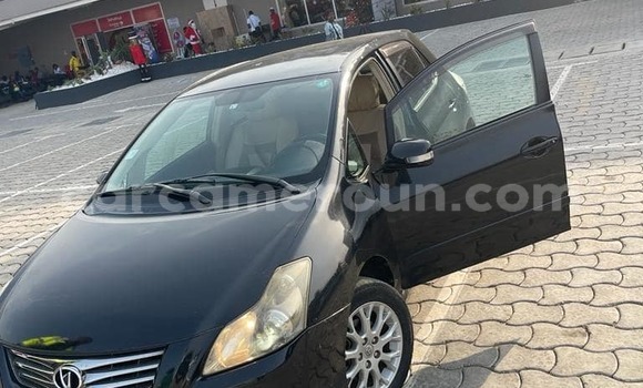 Sayi Na hannu Toyota Blade Black Mota in Douala a Ƙasar Kamaru Sayi Na hannu Toyota Blade Black Mota in Douala a Ƙasar Kamaru