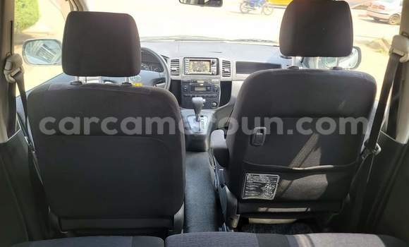 Sayi Na hannu Toyota Spacio Azurfa Mota in Yaounde a Babban Kamaru Sayi Na hannu Toyota Spacio Azurfa Mota in Yaounde a Babban Kamaru