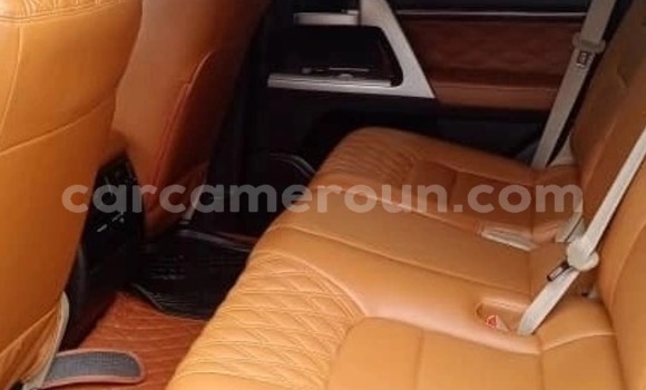 Acheter Occasion Voiture Toyota Land Cruiser Noir à Yaoundé, Central Cameroon Acheter Occasion Voiture Toyota Land Cruiser Noir à Yaoundé, Central Cameroon