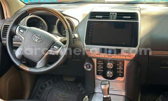 Acheter Occasion Voiture Toyota Land Cruiser Prado Noir à Yaoundé, Central Cameroon Acheter Occasion Voiture Toyota Land Cruiser Prado Noir à Yaoundé, Central Cameroon