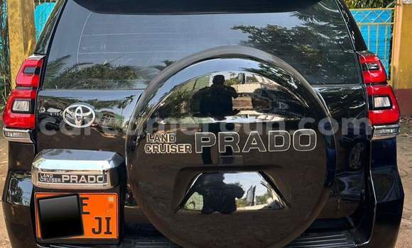 Acheter Occasion Voiture Toyota Land Cruiser Prado Noir à Yaoundé, Central Cameroon Acheter Occasion Voiture Toyota Land Cruiser Prado Noir à Yaoundé, Central Cameroon