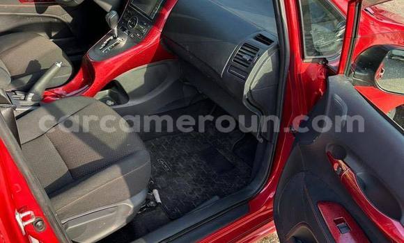 Sayi Na hannu Toyota Auris Red Mota in Douala a Ƙasar Kamaru Sayi Na hannu Toyota Auris Red Mota in Douala a Ƙasar Kamaru