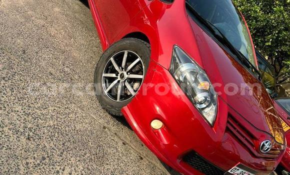Sayi Na hannu Toyota Auris Red Mota in Douala a Ƙasar Kamaru Sayi Na hannu Toyota Auris Red Mota in Douala a Ƙasar Kamaru