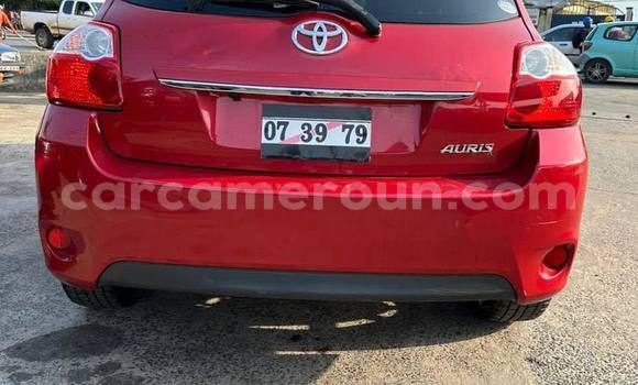 Sayi Na hannu Toyota Auris Red Mota in Douala a Ƙasar Kamaru Sayi Na hannu Toyota Auris Red Mota in Douala a Ƙasar Kamaru