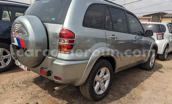 Acheter Occasion Voiture Toyota RAV4 Gris à Yaoundé, Central Cameroon Acheter Occasion Voiture Toyota RAV4 Gris à Yaoundé, Central Cameroon