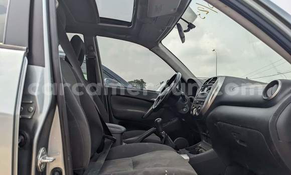 Acheter Occasion Voiture Toyota RAV4 Gris à Yaoundé, Central Cameroon Acheter Occasion Voiture Toyota RAV4 Gris à Yaoundé, Central Cameroon