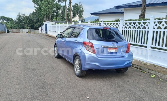 Acheter Occasion Voiture Toyota Yaris Bleu à Yaoundé, Central Cameroon Acheter Occasion Voiture Toyota Yaris Bleu à Yaoundé, Central Cameroon
