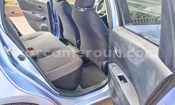 Acheter Occasion Voiture Toyota Yaris Bleu à Yaoundé, Central Cameroon Acheter Occasion Voiture Toyota Yaris Bleu à Yaoundé, Central Cameroon