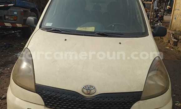 Buy Used Toyota Yaris Verso White Car in Douala in Littoral Cameroon