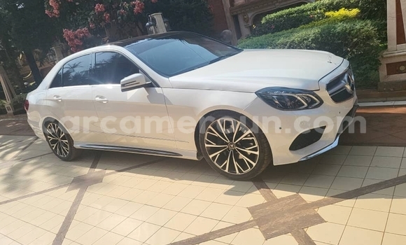 Acheter Occasion Voiture Mercedes‒Benz E–Class Blanc à Yaoundé, Central Cameroon Acheter Occasion Voiture Mercedes‒Benz E–Class Blanc à Yaoundé, Central Cameroon