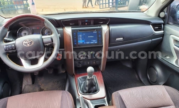 Acheter Occasion Voiture Toyota Fortuner Noir à Yaoundé, Central Cameroon Acheter Occasion Voiture Toyota Fortuner Noir à Yaoundé, Central Cameroon