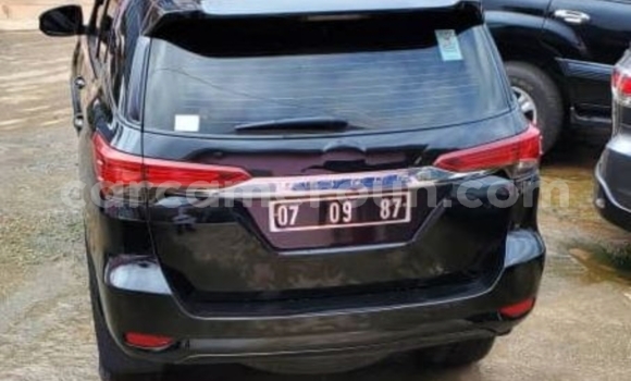 Acheter Occasion Voiture Toyota Fortuner Noir à Yaoundé, Central Cameroon Acheter Occasion Voiture Toyota Fortuner Noir à Yaoundé, Central Cameroon