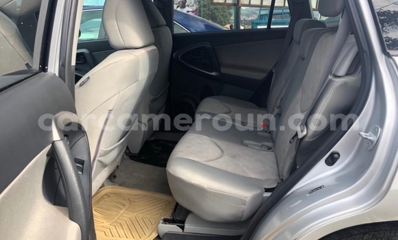 Acheter Occasion Voiture Toyota RAV4 Gris à Yaoundé, Central Cameroon Acheter Occasion Voiture Toyota RAV4 Gris à Yaoundé, Central Cameroon