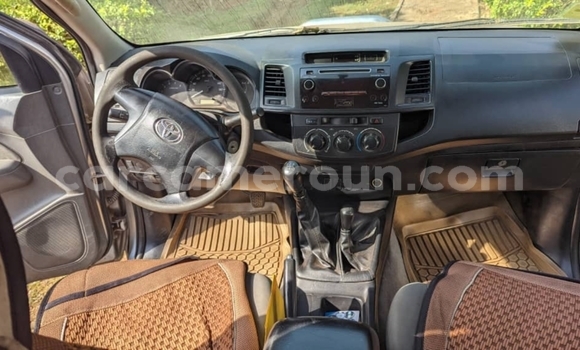 Acheter Occasion Voiture Toyota Hiluxe VIGO Gris à Yaoundé, Central Cameroon Acheter Occasion Voiture Toyota Hiluxe VIGO Gris à Yaoundé, Central Cameroon