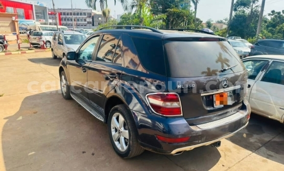 Acheter Occasion Voiture Mercedes‒Benz ML–Class Bleu à Yaoundé, Central Cameroon Acheter Occasion Voiture Mercedes‒Benz ML–Class Bleu à Yaoundé, Central Cameroon