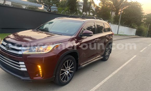 Sayi Imported Toyota Highlander Red Mota in Douala a Ƙasar Kamaru