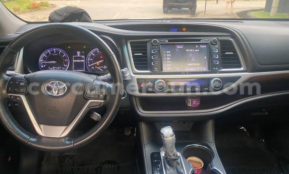 Buy Import Toyota Highlander Red Car in Douala in Littoral Cameroon Buy Import Toyota Highlander Red Car in Douala in Littoral Cameroon