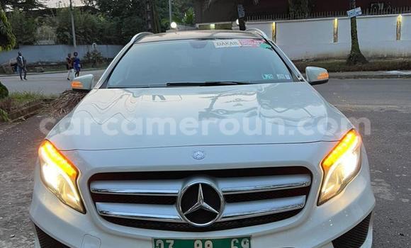 Sayi Imported Mercedes‒Benz GLA-klasse White Mota in Douala a Ƙasar Kamaru Sayi Imported Mercedes‒Benz GLA-klasse White Mota in Douala a Ƙasar Kamaru
