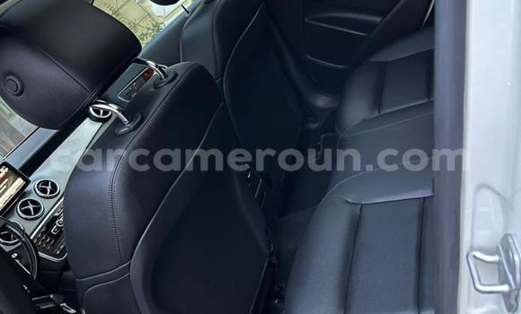 Sayi Imported Mercedes‒Benz GLA-klasse White Mota in Douala a Ƙasar Kamaru Sayi Imported Mercedes‒Benz GLA-klasse White Mota in Douala a Ƙasar Kamaru