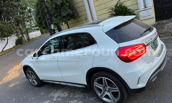 Sayi Imported Mercedes‒Benz GLA-klasse White Mota in Douala a Ƙasar Kamaru Sayi Imported Mercedes‒Benz GLA-klasse White Mota in Douala a Ƙasar Kamaru