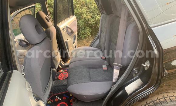 Sayi Na hannu Toyota RAV4 Black Mota in Yaounde a Babban Kamaru Sayi Na hannu Toyota RAV4 Black Mota in Yaounde a Babban Kamaru