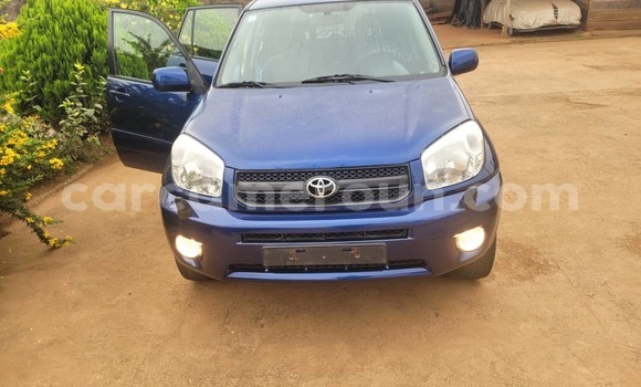 Sayi Na hannu Toyota RAV4 Blue Mota in Yaounde a Babban Kamaru Sayi Na hannu Toyota RAV4 Blue Mota in Yaounde a Babban Kamaru
