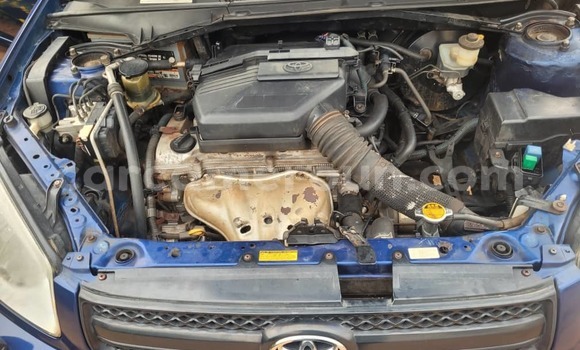 Sayi Na hannu Toyota RAV4 Blue Mota in Yaounde a Babban Kamaru Sayi Na hannu Toyota RAV4 Blue Mota in Yaounde a Babban Kamaru