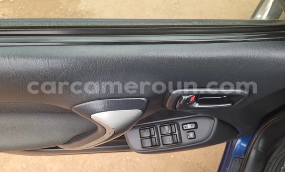 Sayi Na hannu Toyota RAV4 Blue Mota in Yaounde a Babban Kamaru Sayi Na hannu Toyota RAV4 Blue Mota in Yaounde a Babban Kamaru