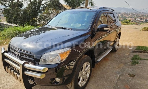 Sayi Na hannu Toyota RAV4 Black Mota in Yaounde a Babban Kamaru Sayi Na hannu Toyota RAV4 Black Mota in Yaounde a Babban Kamaru