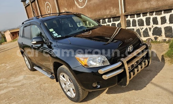 Sayi Na hannu Toyota RAV4 Black Mota in Yaounde a Babban Kamaru Sayi Na hannu Toyota RAV4 Black Mota in Yaounde a Babban Kamaru
