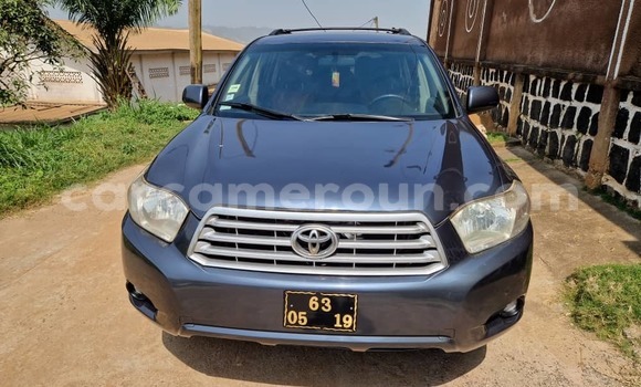 Sayi Na hannu Toyota Highlander Azurfa Mota in Yaounde a Babban Kamaru Sayi Na hannu Toyota Highlander Azurfa Mota in Yaounde a Babban Kamaru