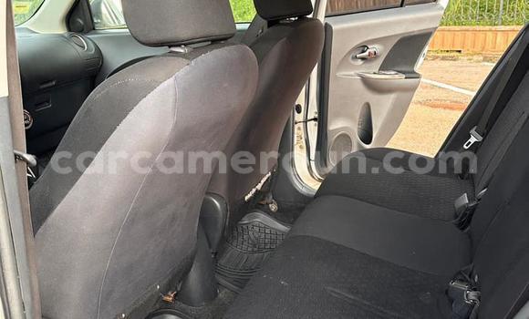 Sayi Na hannu Toyota Urban Cruiser White Mota in Yaounde a Babban Kamaru Sayi Na hannu Toyota Urban Cruiser White Mota in Yaounde a Babban Kamaru