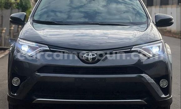 Sayi Na hannu Toyota RAV4 Azurfa Mota in Yaounde a Babban Kamaru Sayi Na hannu Toyota RAV4 Azurfa Mota in Yaounde a Babban Kamaru
