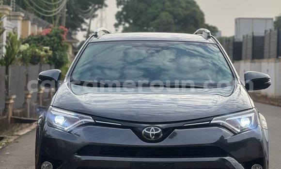 Sayi Na hannu Toyota RAV4 Azurfa Mota in Yaounde a Babban Kamaru Sayi Na hannu Toyota RAV4 Azurfa Mota in Yaounde a Babban Kamaru
