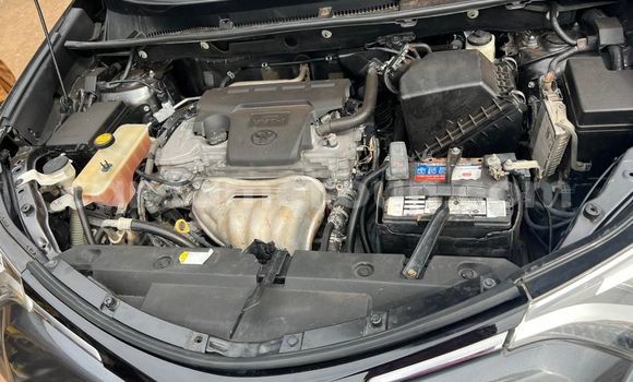 Sayi Na hannu Toyota RAV4 Azurfa Mota in Yaounde a Babban Kamaru Sayi Na hannu Toyota RAV4 Azurfa Mota in Yaounde a Babban Kamaru