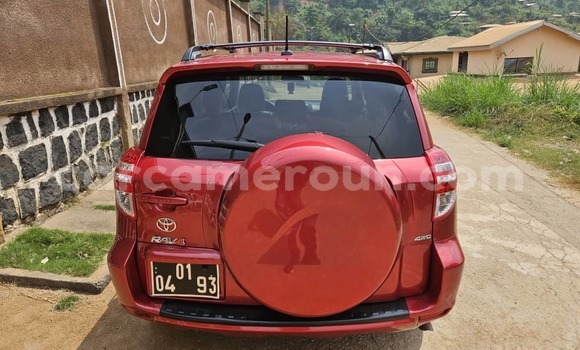Sayi Na hannu Toyota RAV4 Red Mota in Yaounde a Babban Kamaru Sayi Na hannu Toyota RAV4 Red Mota in Yaounde a Babban Kamaru