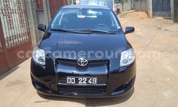 Sayi Na hannu Toyota Auris Black Mota in Yaounde a Babban Kamaru
