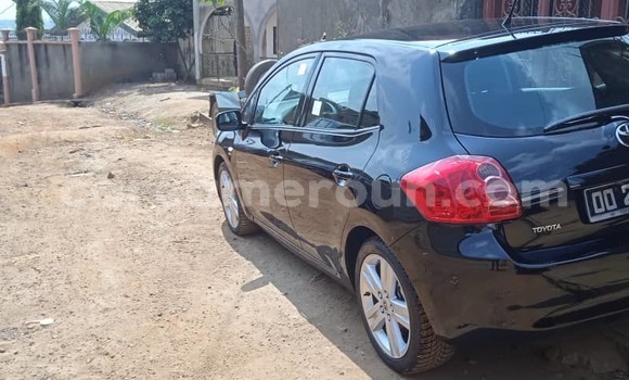 Sayi Na hannu Toyota Auris Black Mota in Yaounde a Babban Kamaru Sayi Na hannu Toyota Auris Black Mota in Yaounde a Babban Kamaru