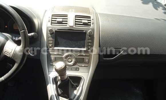 Sayi Na hannu Toyota Auris Black Mota in Yaounde a Babban Kamaru Sayi Na hannu Toyota Auris Black Mota in Yaounde a Babban Kamaru