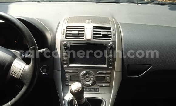 Sayi Na hannu Toyota Auris Black Mota in Yaounde a Babban Kamaru Sayi Na hannu Toyota Auris Black Mota in Yaounde a Babban Kamaru