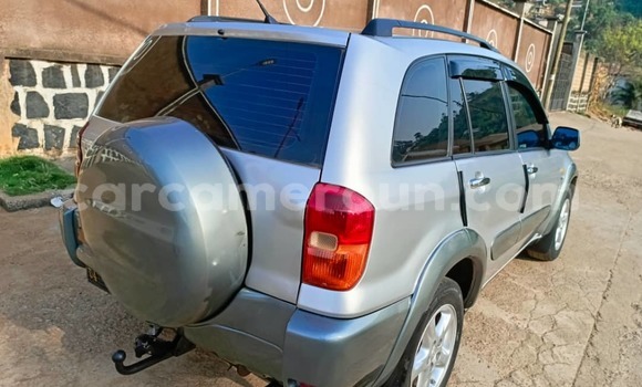 Sayi Na hannu Toyota RAV4 Sauran Mota in Yaounde a Babban Kamaru Sayi Na hannu Toyota RAV4 Sauran Mota in Yaounde a Babban Kamaru