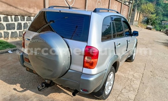 Sayi Na hannu Toyota RAV4 Sauran Mota in Yaounde a Babban Kamaru Sayi Na hannu Toyota RAV4 Sauran Mota in Yaounde a Babban Kamaru