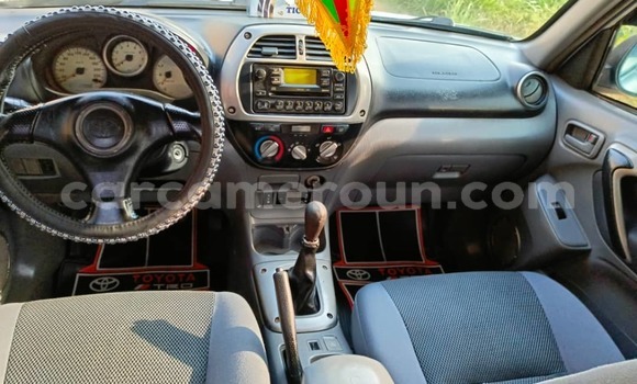 Sayi Na hannu Toyota RAV4 Sauran Mota in Yaounde a Babban Kamaru Sayi Na hannu Toyota RAV4 Sauran Mota in Yaounde a Babban Kamaru