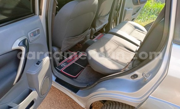 Sayi Na hannu Toyota RAV4 Sauran Mota in Yaounde a Babban Kamaru Sayi Na hannu Toyota RAV4 Sauran Mota in Yaounde a Babban Kamaru