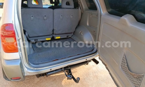 Sayi Na hannu Toyota RAV4 Sauran Mota in Yaounde a Babban Kamaru Sayi Na hannu Toyota RAV4 Sauran Mota in Yaounde a Babban Kamaru