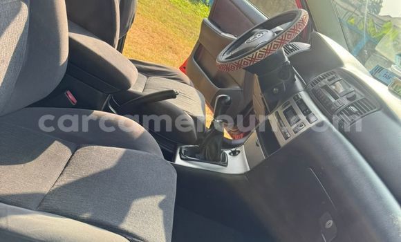 Sayi Na hannu Toyota Corolla Red Mota in Yaounde a Babban Kamaru Sayi Na hannu Toyota Corolla Red Mota in Yaounde a Babban Kamaru