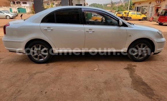 Sayi Na hannu Toyota Avensis White Mota in Yaounde a Babban Kamaru Sayi Na hannu Toyota Avensis White Mota in Yaounde a Babban Kamaru