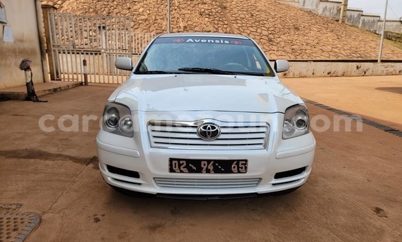 Sayi Na hannu Toyota Avensis White Mota in Yaounde a Babban Kamaru Sayi Na hannu Toyota Avensis White Mota in Yaounde a Babban Kamaru