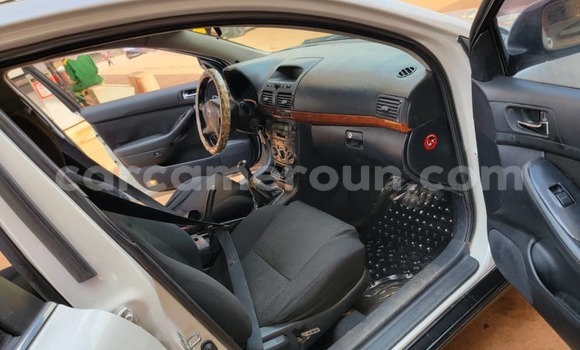 Sayi Na hannu Toyota Avensis White Mota in Yaounde a Babban Kamaru Sayi Na hannu Toyota Avensis White Mota in Yaounde a Babban Kamaru