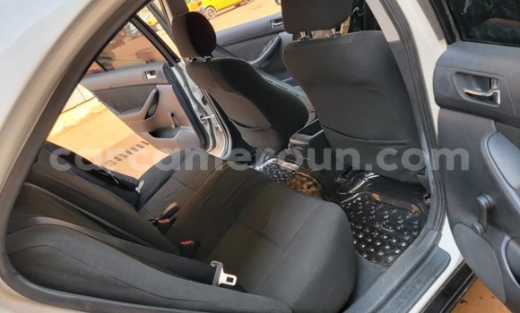 Sayi Na hannu Toyota Avensis White Mota in Yaounde a Babban Kamaru Sayi Na hannu Toyota Avensis White Mota in Yaounde a Babban Kamaru